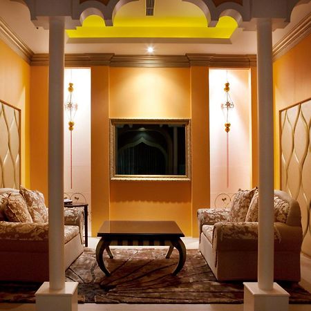 Dubai Motel Yilan Esterno foto