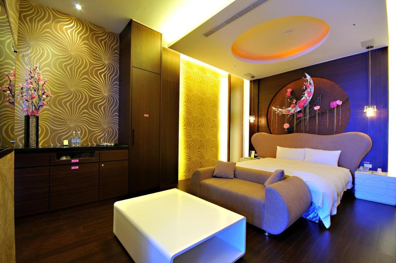 Dubai Motel Yilan Esterno foto