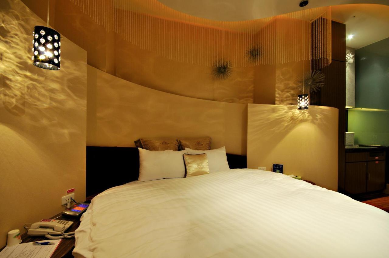 Dubai Motel Yilan Esterno foto