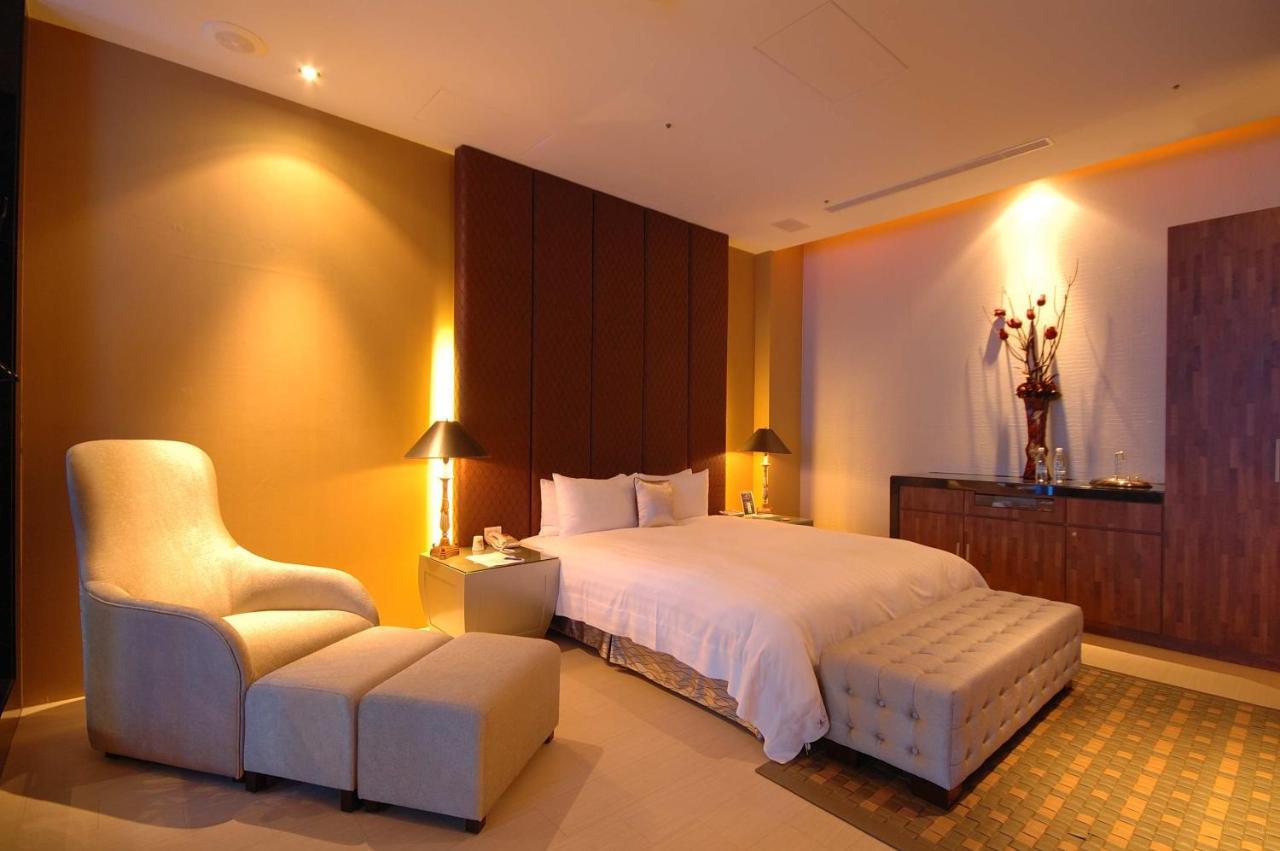 Dubai Motel Yilan Esterno foto