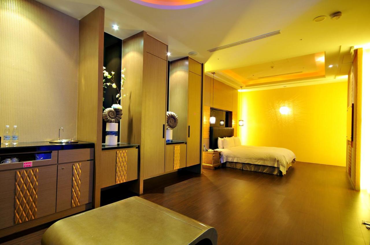 Dubai Motel Yilan Esterno foto