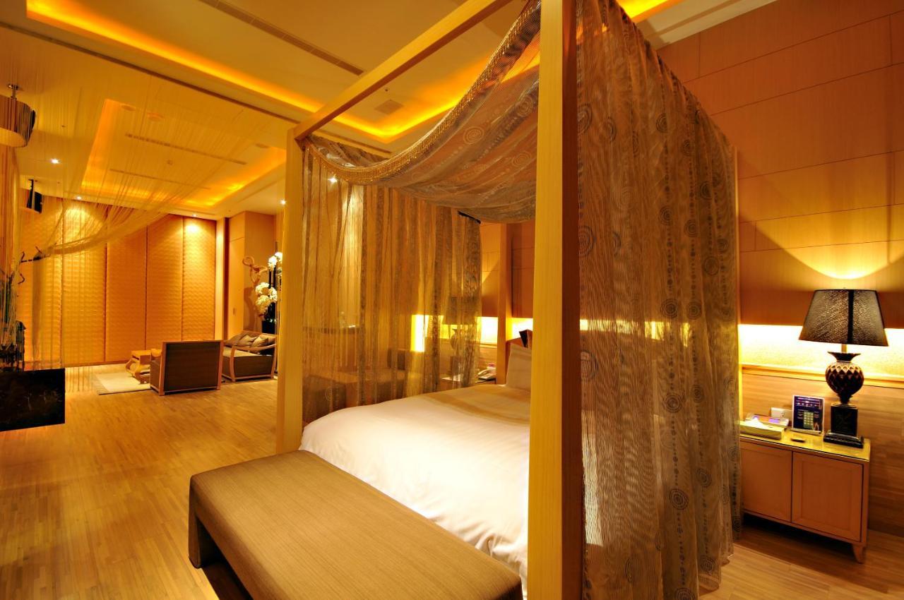 Dubai Motel Yilan Esterno foto