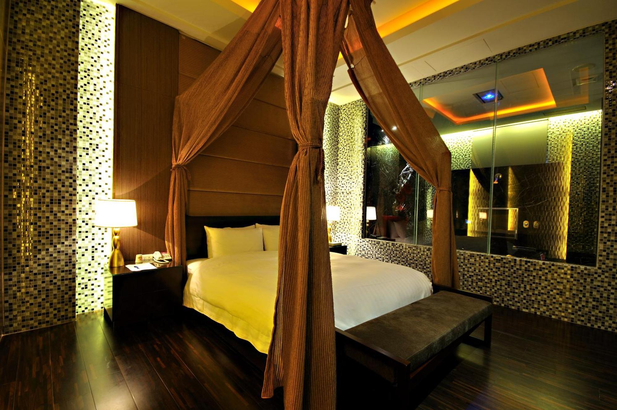 Dubai Motel Yilan Esterno foto