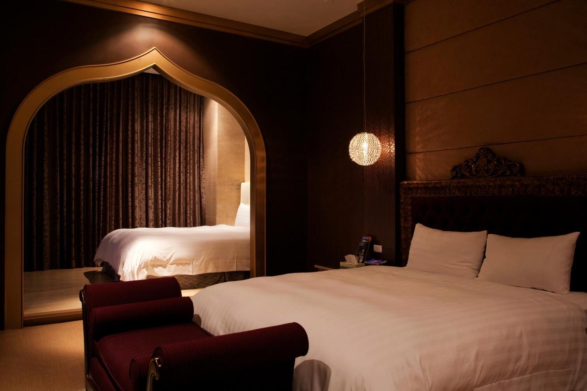 Dubai Motel Yilan Esterno foto