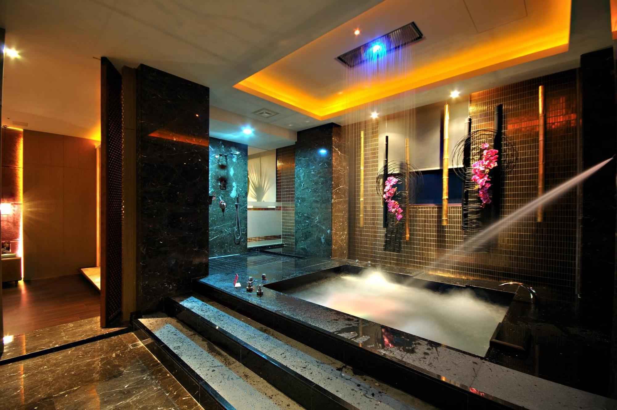 Dubai Motel Yilan Esterno foto