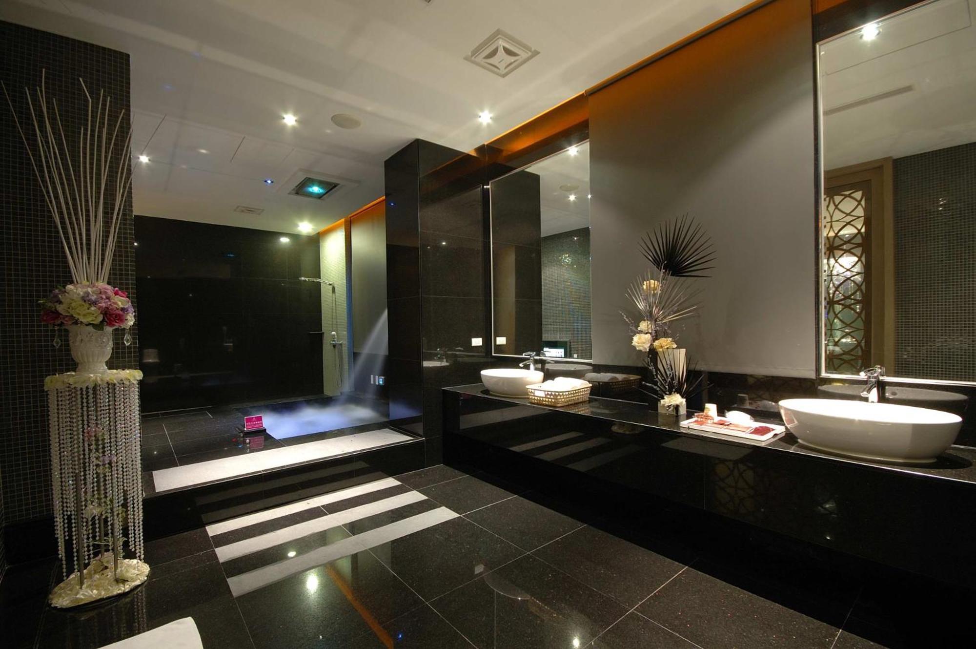 Dubai Motel Yilan Esterno foto