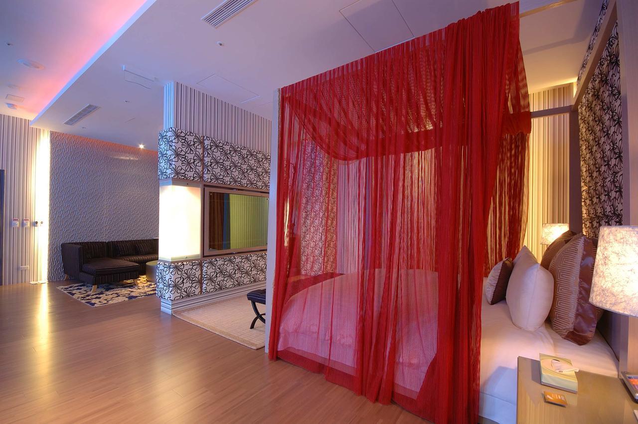 Dubai Motel Yilan Esterno foto