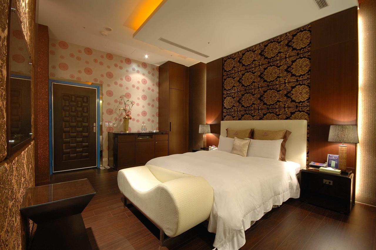 Dubai Motel Yilan Esterno foto