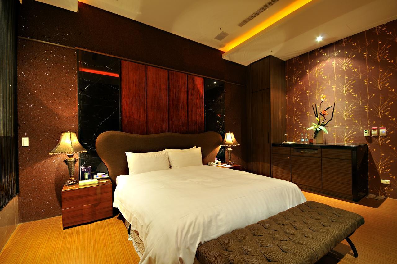 Dubai Motel Yilan Esterno foto
