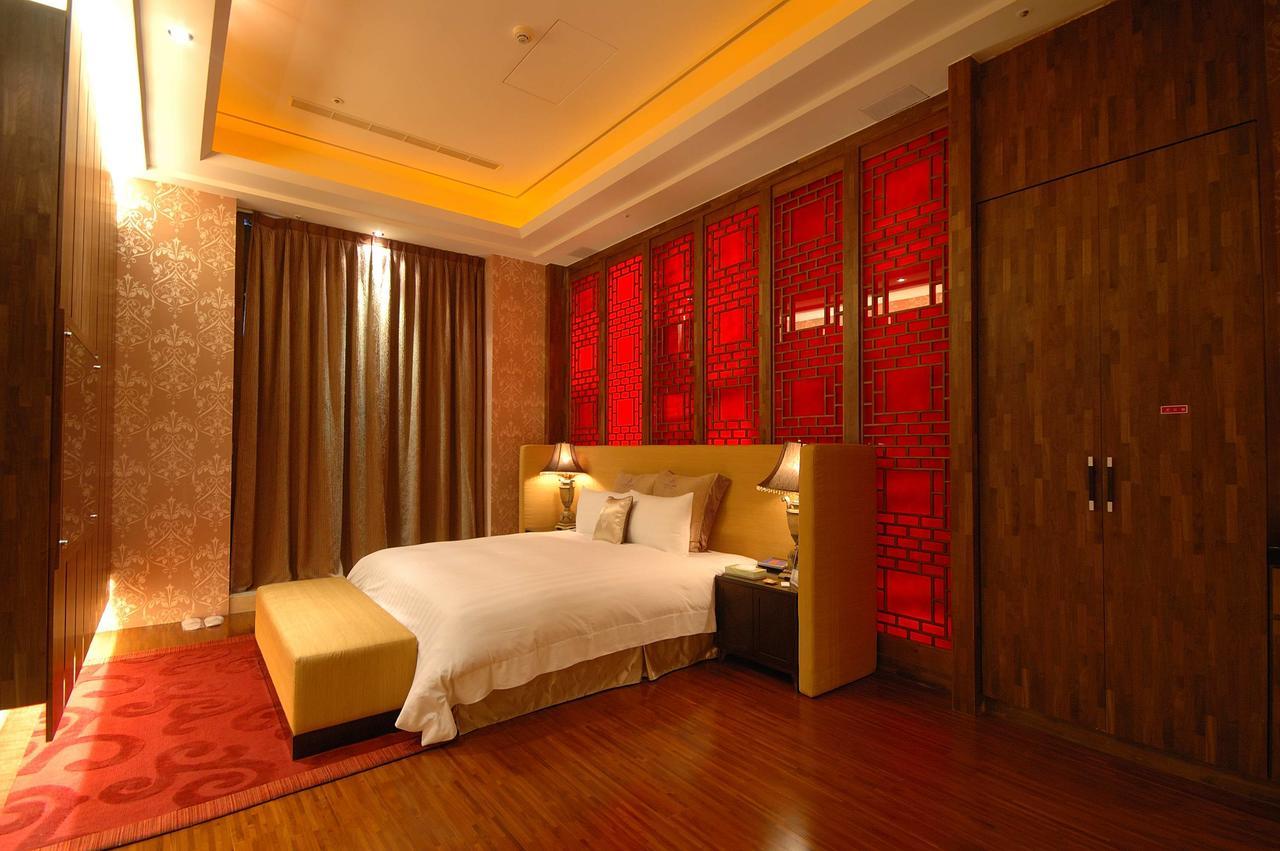 Dubai Motel Yilan Esterno foto