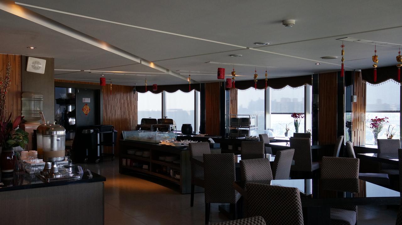 Dubai Motel Yilan Esterno foto