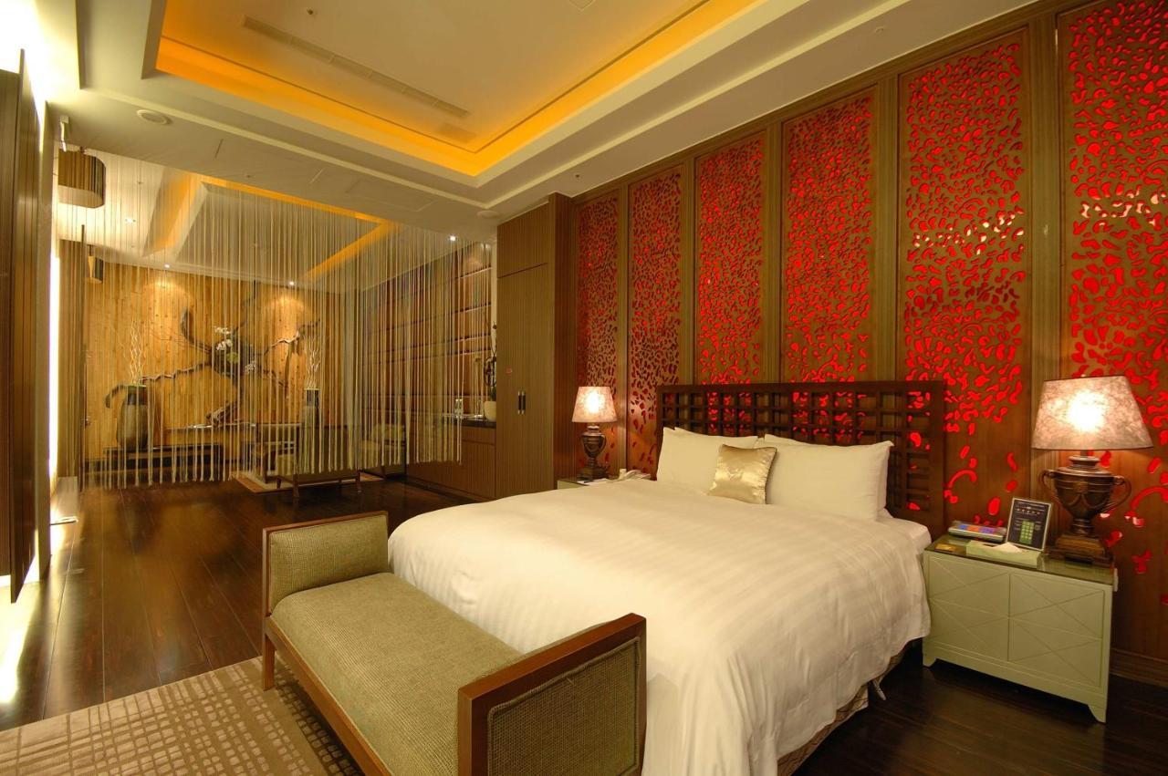 Dubai Motel Yilan Esterno foto